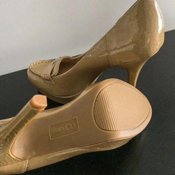 Nine & Co Tan Heels Sz 6 - Picture 3 of 4